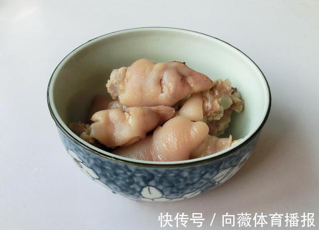 猪蹄酸辣q弹|做猪蹄，记住“1腌2泡”的窍门，猪蹄酸辣Q弹，不腥不油腻