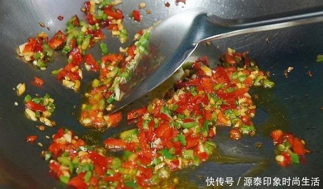 姑姑减肥5年没瘦下来,晚餐拿它当主食,连吃一个月,瘦出小蛮腰