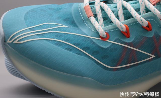 球鞋|换汤不换药还是大有改进这双300块的国产球鞋你会喜欢吗