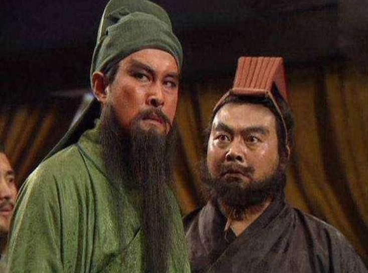 方天画戟|关羽大刀82斤,典韦双戟80斤,吕布的兵器多少斤?