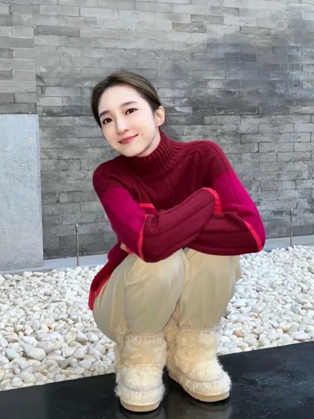 自然色|天冷了,为什么建议“毛衣搭配半身裙”,时髦精们的示范给你答案