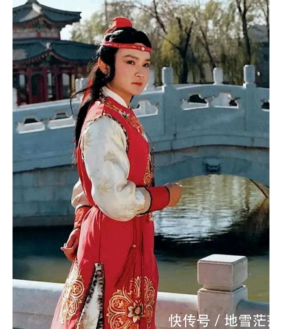 薛宝钗!《红楼梦》:金玉良姻的成婚,薛家自己酿的苦果,自己咽下去