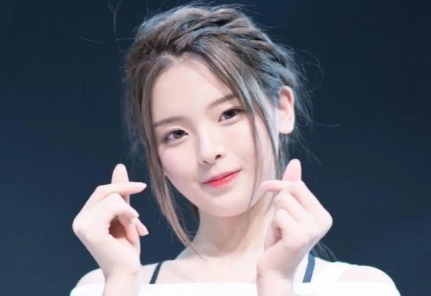 底薪|陈语嫣褪去明星光环,迪士尼三千底薪糊口,杨超越的运气与实力