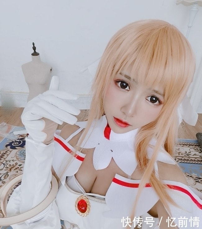 亚丝娜|亚丝娜创世神cosplay！你愿意做我的桐人吗！CN：鳗鱼霏儿