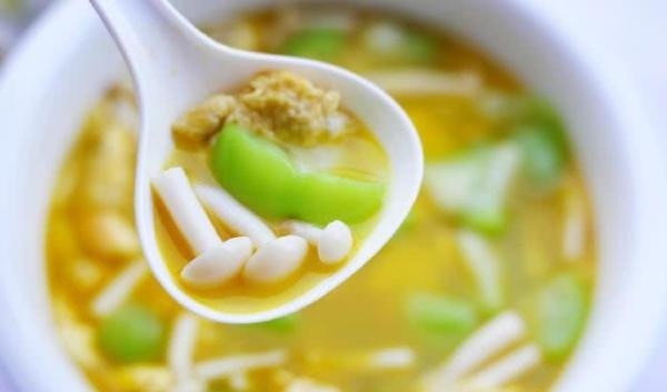 不要吃冰淇淋了，多喝这汤，天然的“褪黑素”，皮肤不怕晒黑了