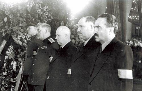 场面|赫鲁晓夫为救儿子性命,向斯大林求情,场面有多卑微?