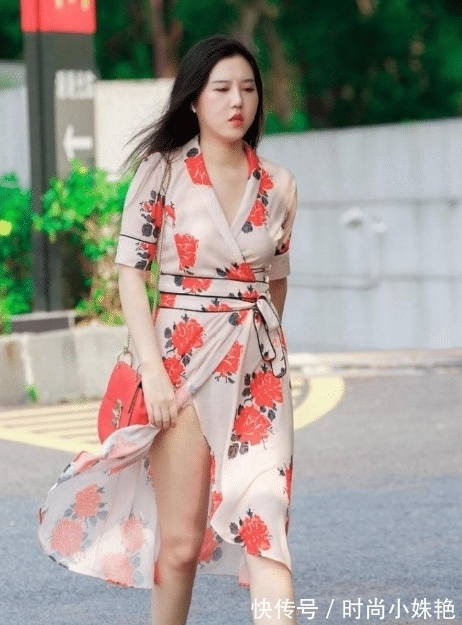 精致|收腰开叉连衣裙，精致大方，更显美丽芳华