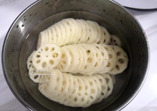 这道菜，年夜饭上每年都得有，寓意团圆，外酥内香，全家都爱吃