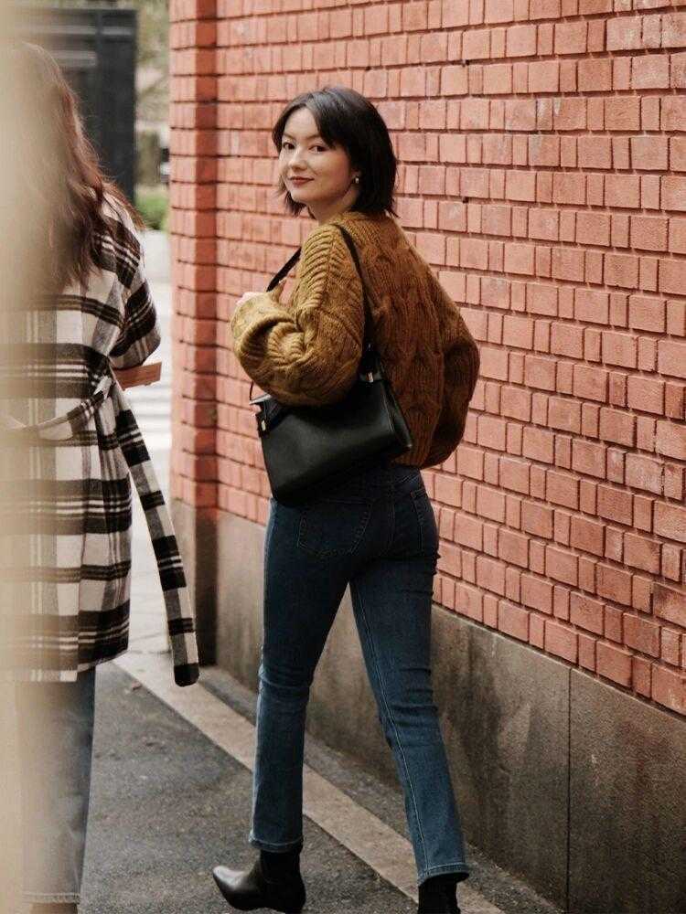 半身裙 冬天毛衣穿不出高级感?不妨试试这些搭配方式,日常实用又百搭