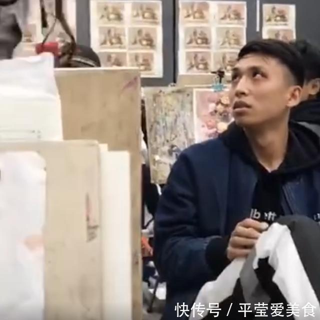 美术生&美术生“成精”了!上课睡觉给自己画“双重保险”,老师差点被骗