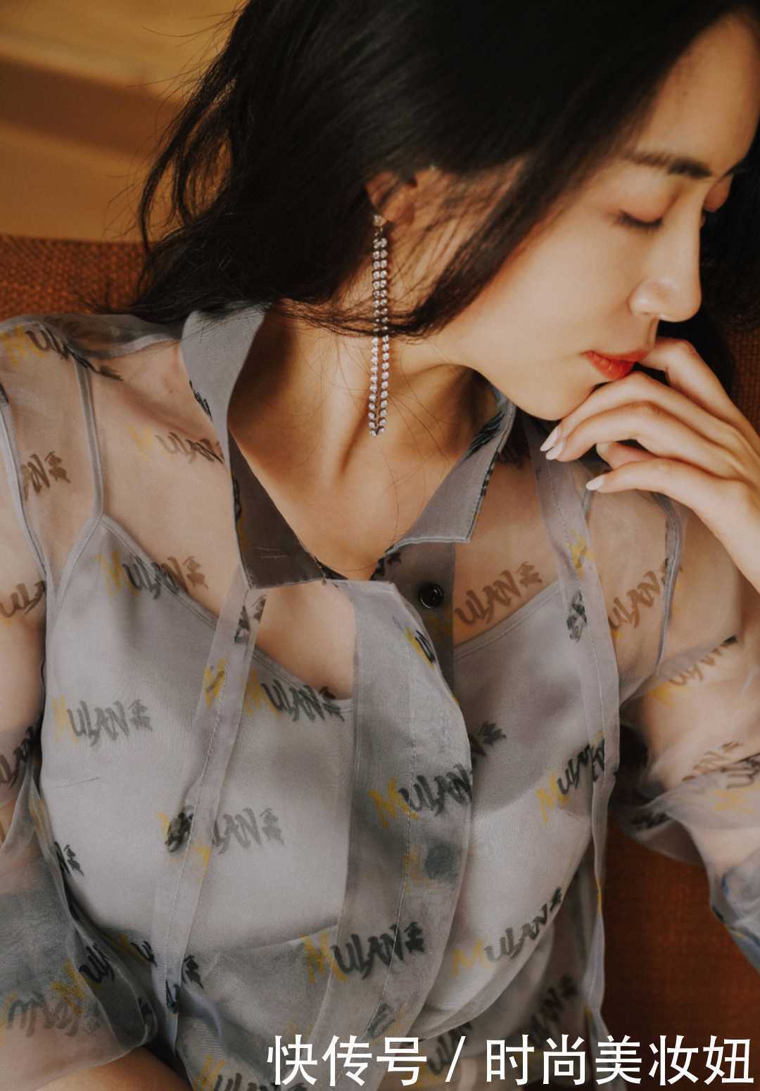 夏日|夏日衬衫如何选择？教你4种搭配技巧，三四十岁女人穿好美