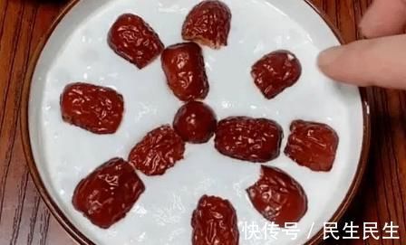 吃面包不如吃它,无须烤箱,放碗中一蒸,筋道暄软,比面包还好吃