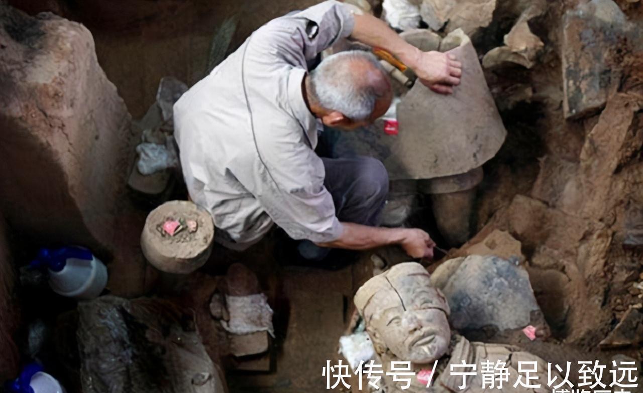 谜底|兵马俑是用真人制做的?一具兵俑裂开后,千古谜底被揭开