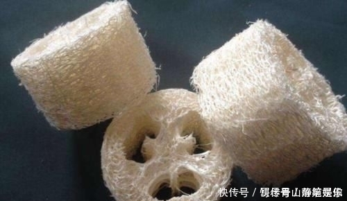 丝瓜络用来洗碗可惜了,放开水里烫一烫,还有厉害作用,太棒了