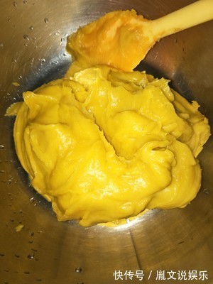 好吃|南瓜最新做法，不煎不炸还不煮，做出来筋道十足，太好吃了