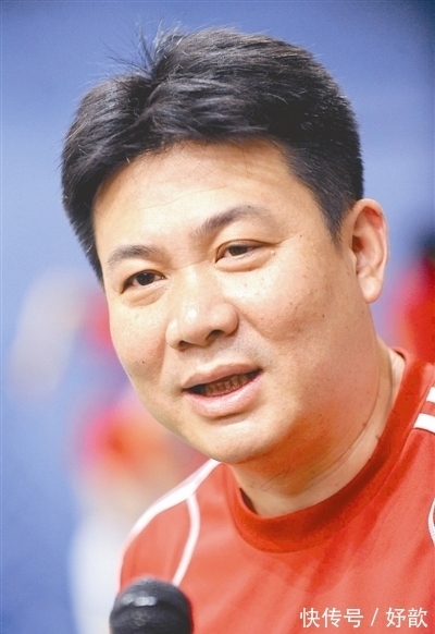 安家杰|中国女排新任主帅蔡斌:欠家庭太多,谈及妻儿有泪水