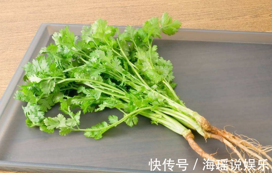 香菜煮水,连续喝上3天,竟有神奇的功效,太好用了