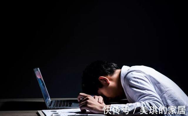 褪黑素|失眠成了常态？别只依赖失眠药物，想睡个好觉，可补充四种营养素