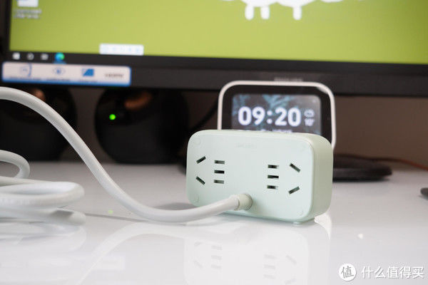 线缆|桌面整理大作战！低成本改造书桌，这些收纳好物你值得拥有！