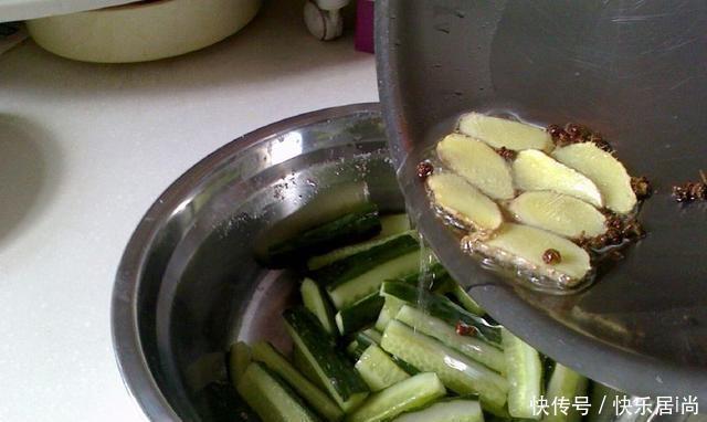 一家人|这道泡菜秘方不变,脆嫩爽口下饭,一家人爱吃三代人