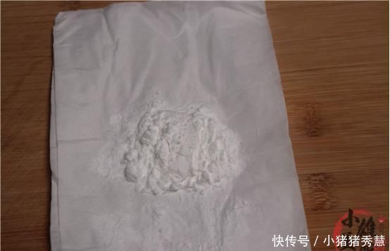 存放|不管多难存放的大蒜，只要撒一把，放久都不干瘪发芽，方法太赞了