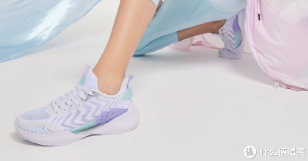 慢跑鞋 抛开品牌只谈产品,阿迪Ultra Boost相当于什么价位的国产跑鞋?