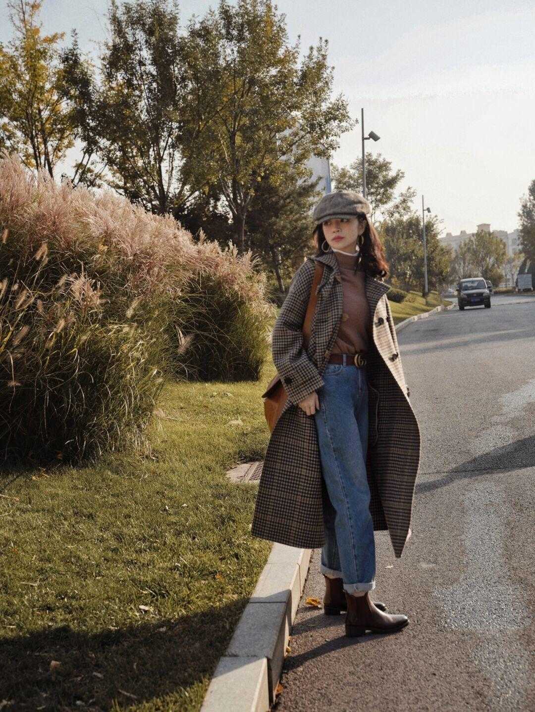 直筒裤 冬天大衣别再配裙子了!与卷边直筒裤搭配,保暖舒适还有气场