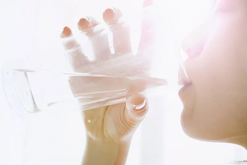 喝水|照着网上视频喝水减肥？38岁女子“中毒”急送医院