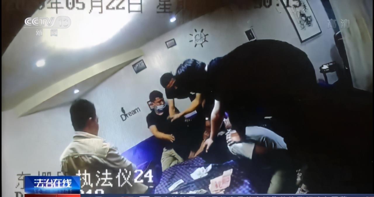 喝完|迷幻酒局|喝完酒打个牌,输了114万?事后才知自己被下药了