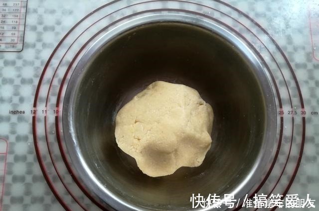 椰蓉|孩子隔三差五就馋这点心,咬一口满嘴香,一次做30个不够吃