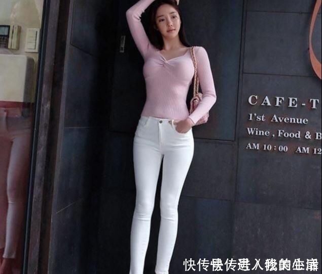 穿搭|牛仔裤美女的穿搭展现视觉上的美感，靓丽而优雅