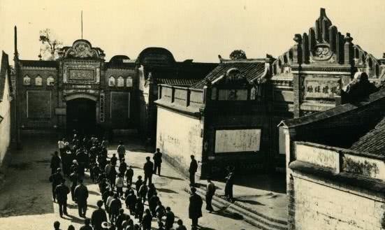 刘文辉|大地主刘文彩是怎么死的？他的5名妻妾，7个子女，命运如何？