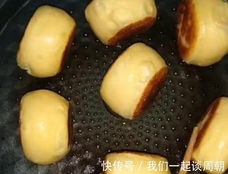 爱吃馒头的有福了，和面不放一滴水，不用蒸，比面包还要松软