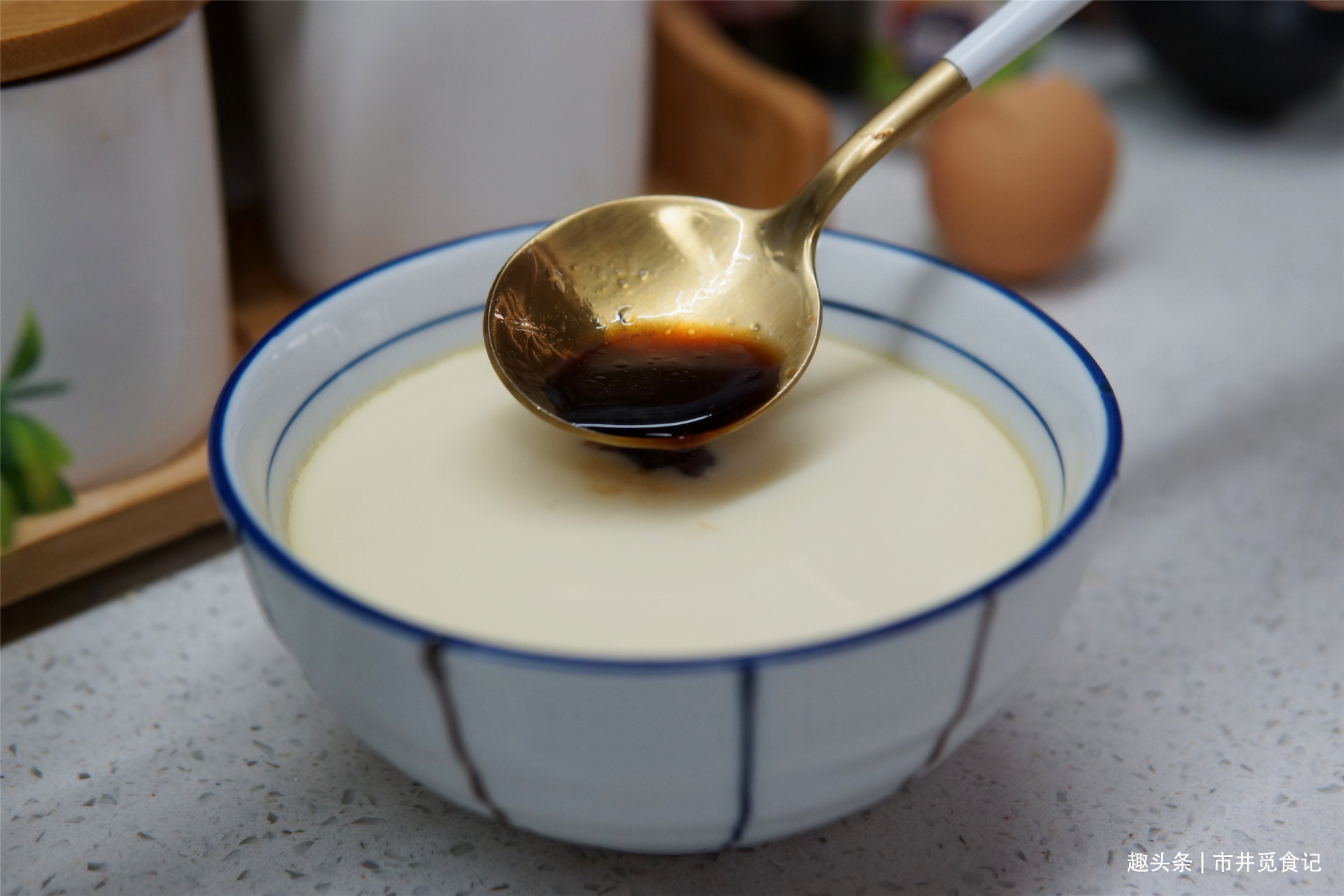 做豆腐脑的高级做法,不用任何卤水,1个鸡蛋搞定,香滑细腻