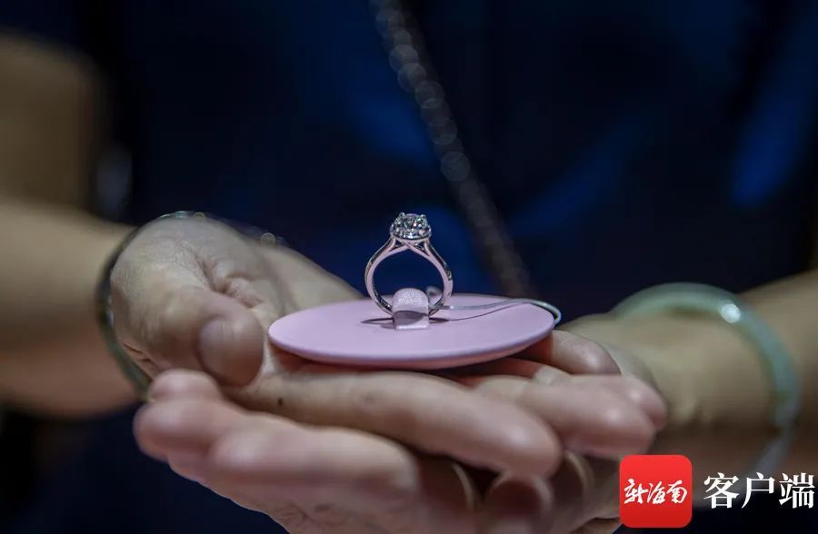 一颗宝石，265刻面，创吉尼斯世界纪录！