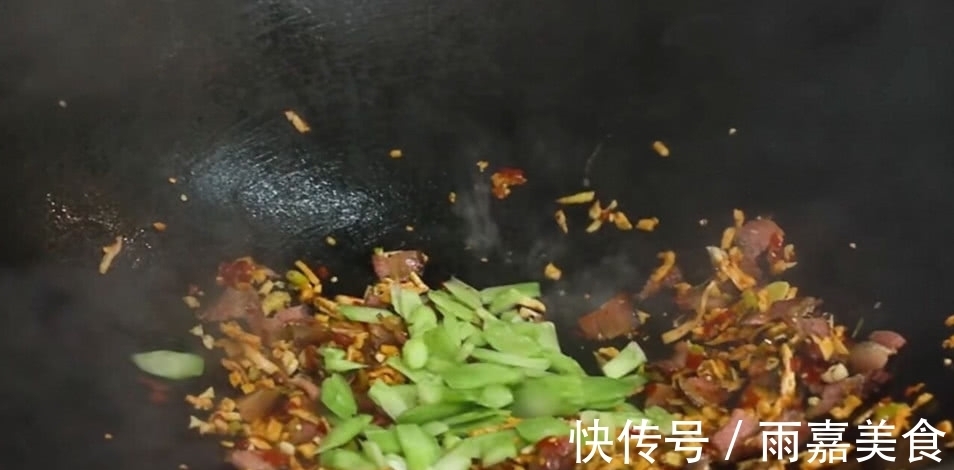 张钧甯|向往的生活黄磊每天要炒一碗腊肉，看他放的配料，难怪陈伟霆不吃
