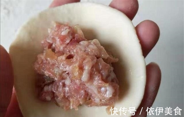 好吃|生煎包最简单好吃的做法，又酥又脆又多汁，咬一口满嘴香