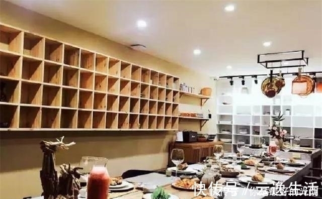 长方形|70后大叔用6年时间，建造400㎡院子，为追求原始房顶铺茅草