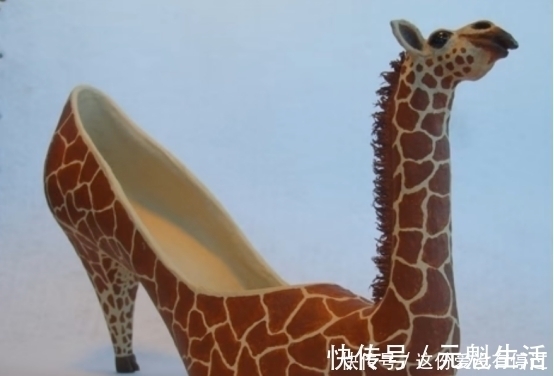 高跟鞋 世界上最“古怪”的鞋子,一种比一种奇葩,保证一种你都不会穿!