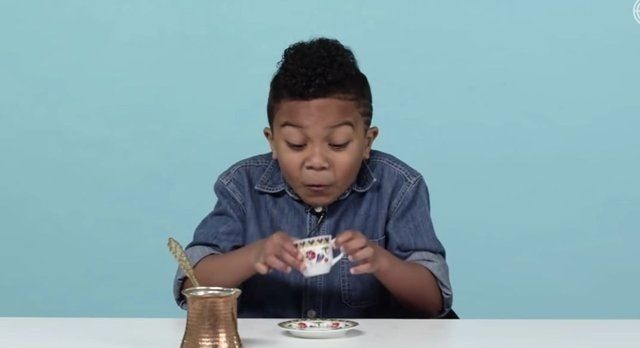 大孩子|宝妈带4岁大孩子喝咖啡,无知父母不知要坑苦多少娃