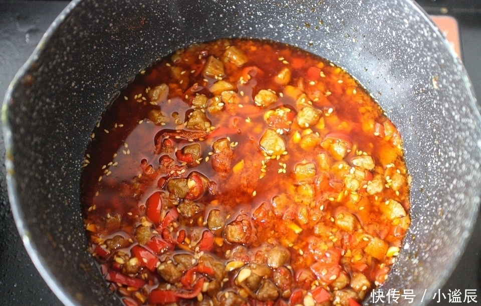 首次公开老妈秘制牛肉辣酱配方,吃了20多年,依旧没吃腻