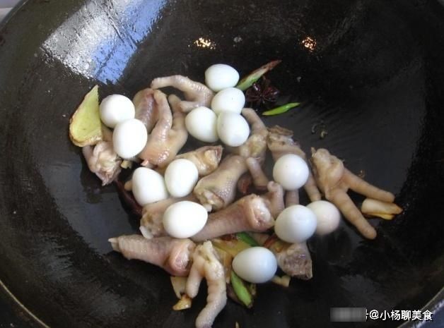 鸡爪鹌鹑蛋|这菜，满满胶原蛋白，尝一口就停不下来，肤干斑多的人吃最好！