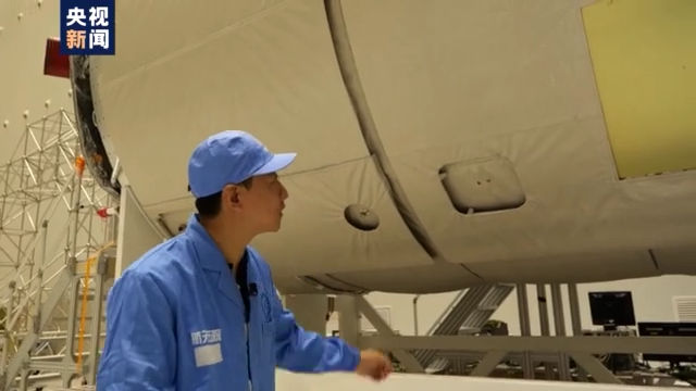 飞船 总重量13.5吨！天舟货运飞船到底长啥样？记者带你近距离探访