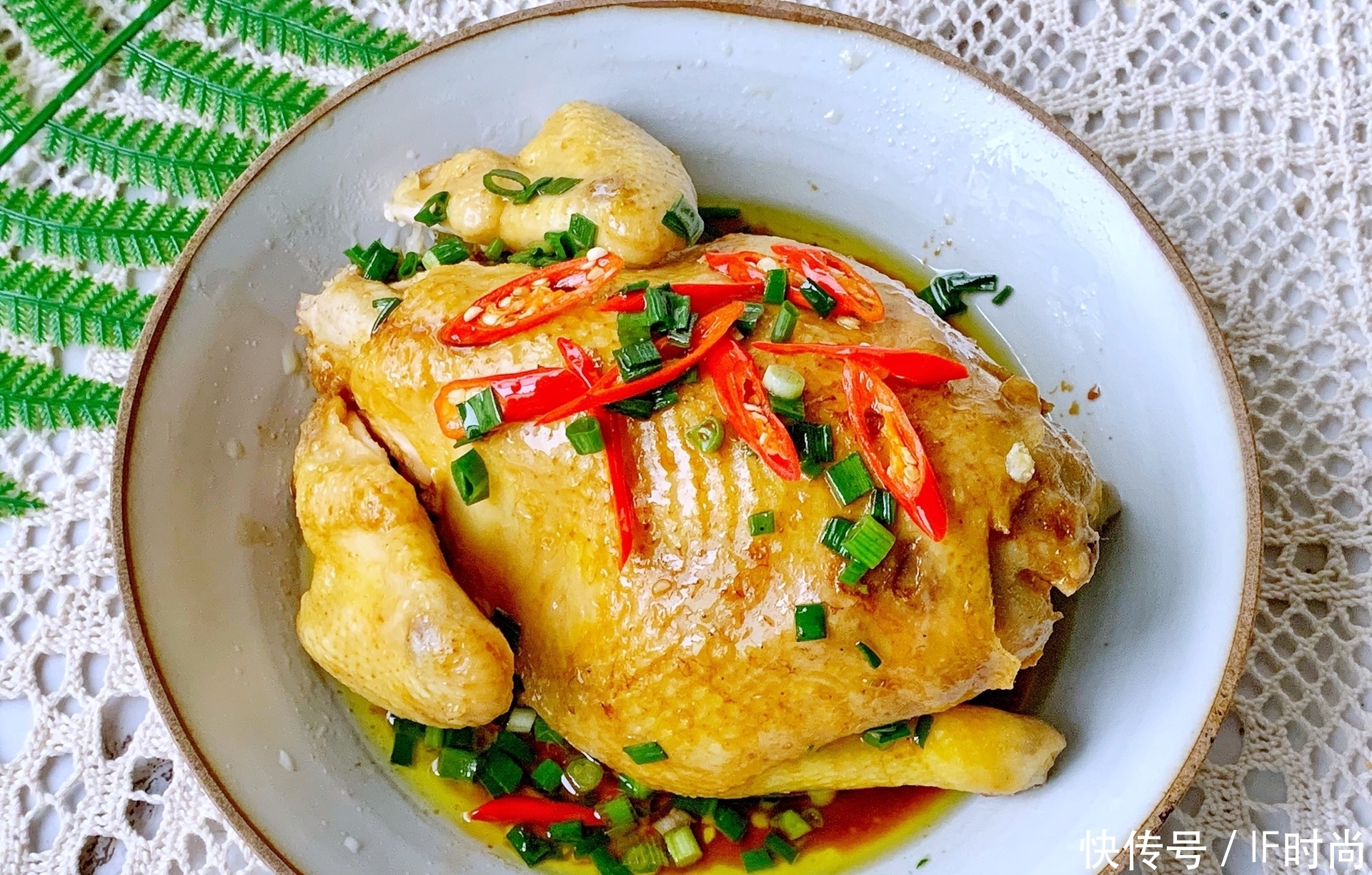 河南一家8口的新春年夜饭,8道菜太豪气,网友:日子过得火热