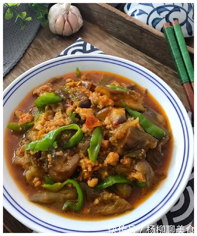 黄梅天|夏天就爱这道菜，我家隔三差五就做，入味不腻口，连汤也没剩