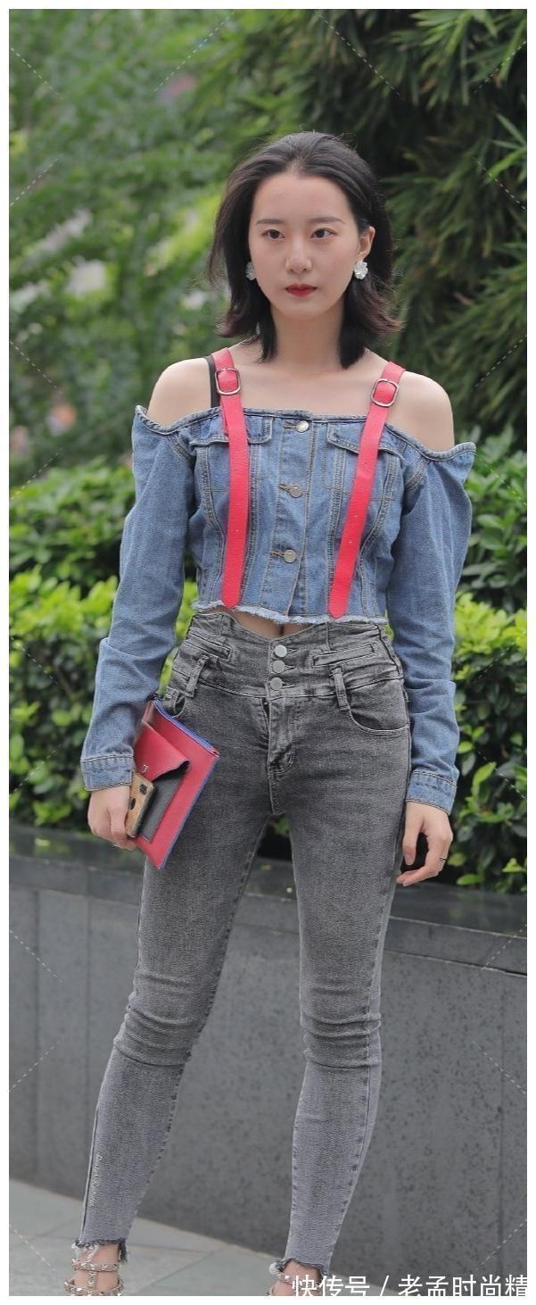 年轻姑娘|黑色修身牛仔裤搭配牛仔上衣,年轻姑娘的穿搭方式
