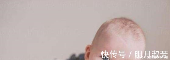 家长|宝宝发育是否达标一岁内宝宝大运动发育表来了,家长快来对照下