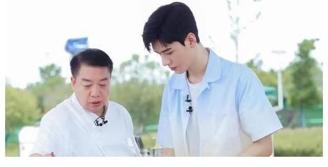 周也|谢谢你龚俊，让我对《中餐厅》还有一丝丝执念