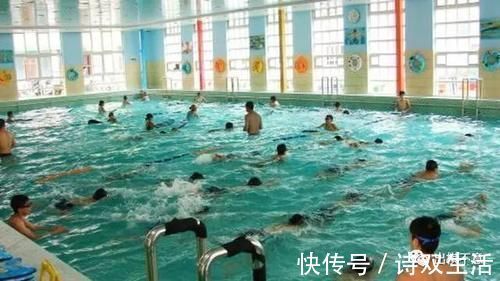 费用|女孩学游泳不慎受伤,治疗费用花了一百多,家长却要索赔三万五