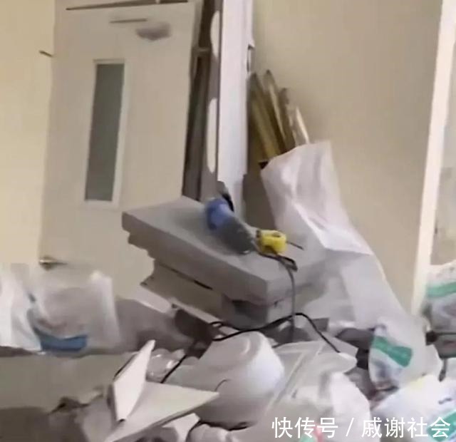 经济基础|女子来到新房傻眼:这是200万的“精装修”新房还是公共厕所?